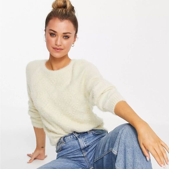 Asos Wednesday’s Girl  Cream Color Sweater in Fluffy Cable Knit. Size 18. NWT. - Picture 1 of 13